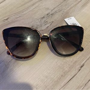 Cat eye sunglasses